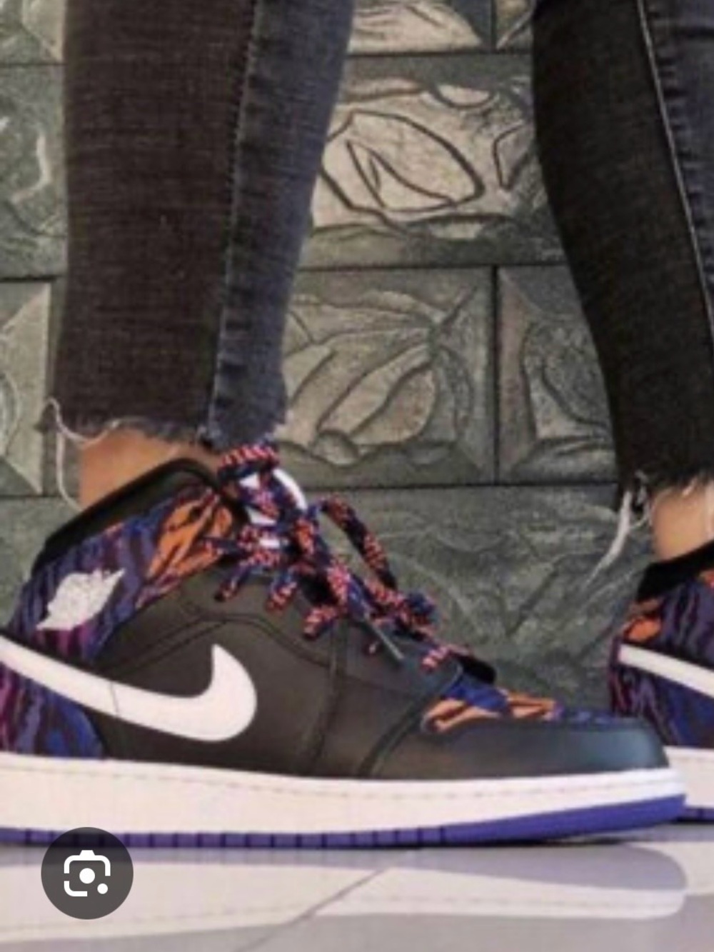 Sz6 Nike Air Jordan 1 Mid SE Tiger Print Sneakers